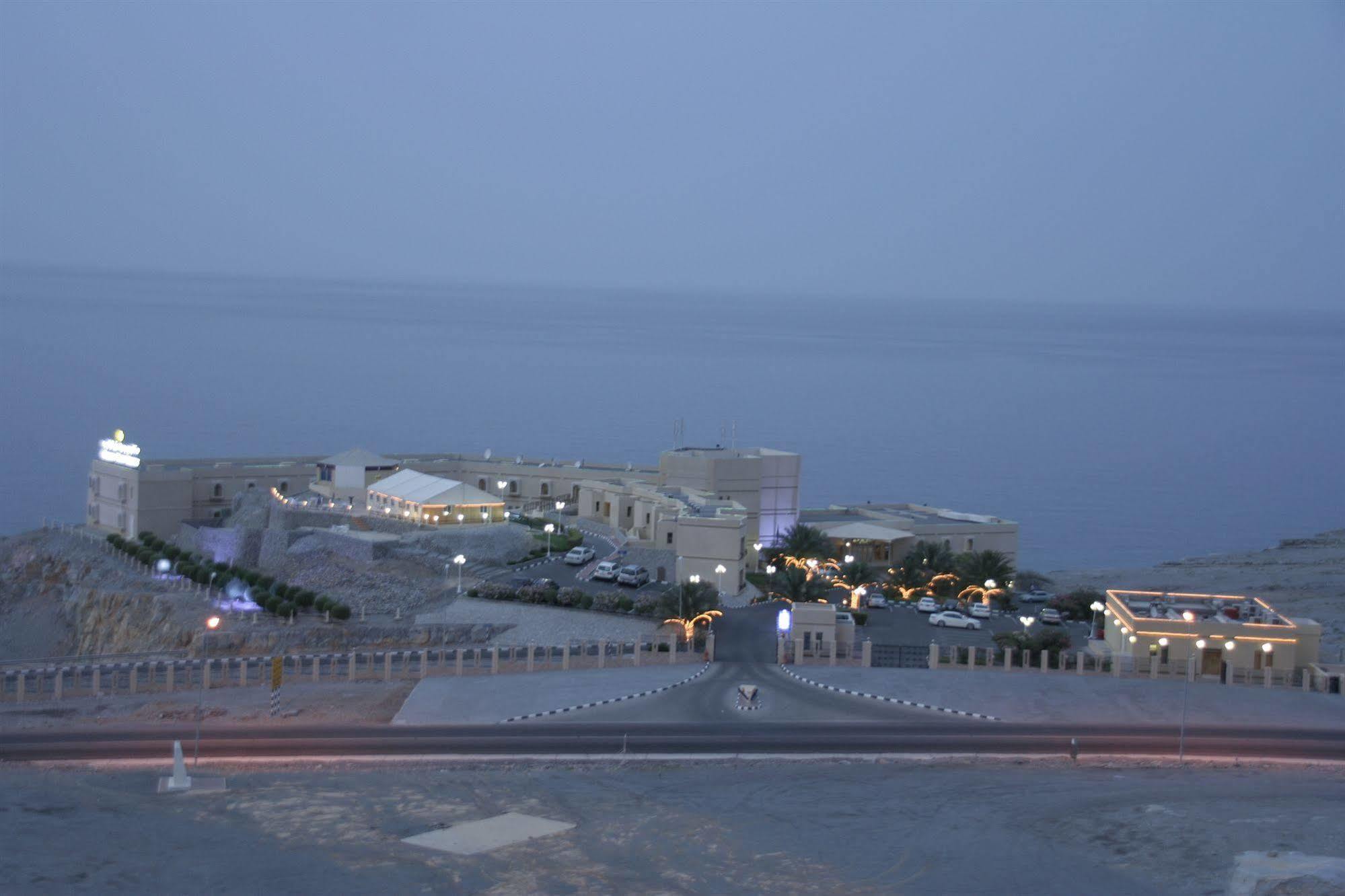 Atana Khasab Hotel Exterior photo