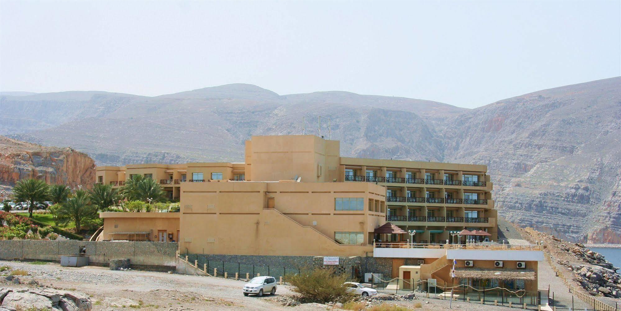 Atana Khasab Hotel Exterior photo